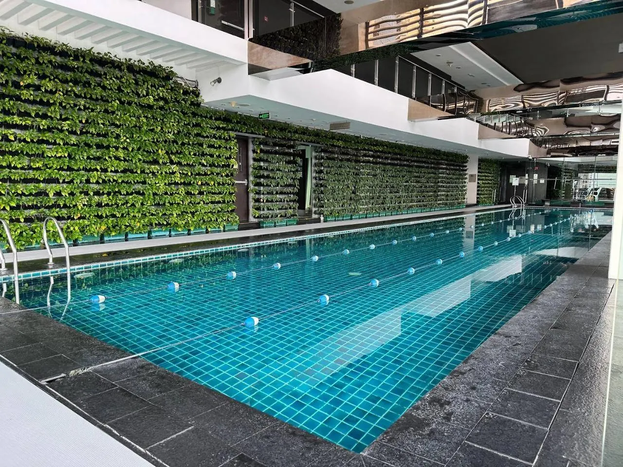 Apartment Condo In Makati With Fast Wifi, Free Pool, Netflix And Own Balcony Manila