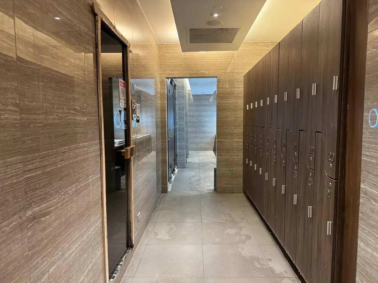 Apartment Condo In Makati With Fast Wifi, Free Pool, Netflix And Own Balcony Manila Philippines