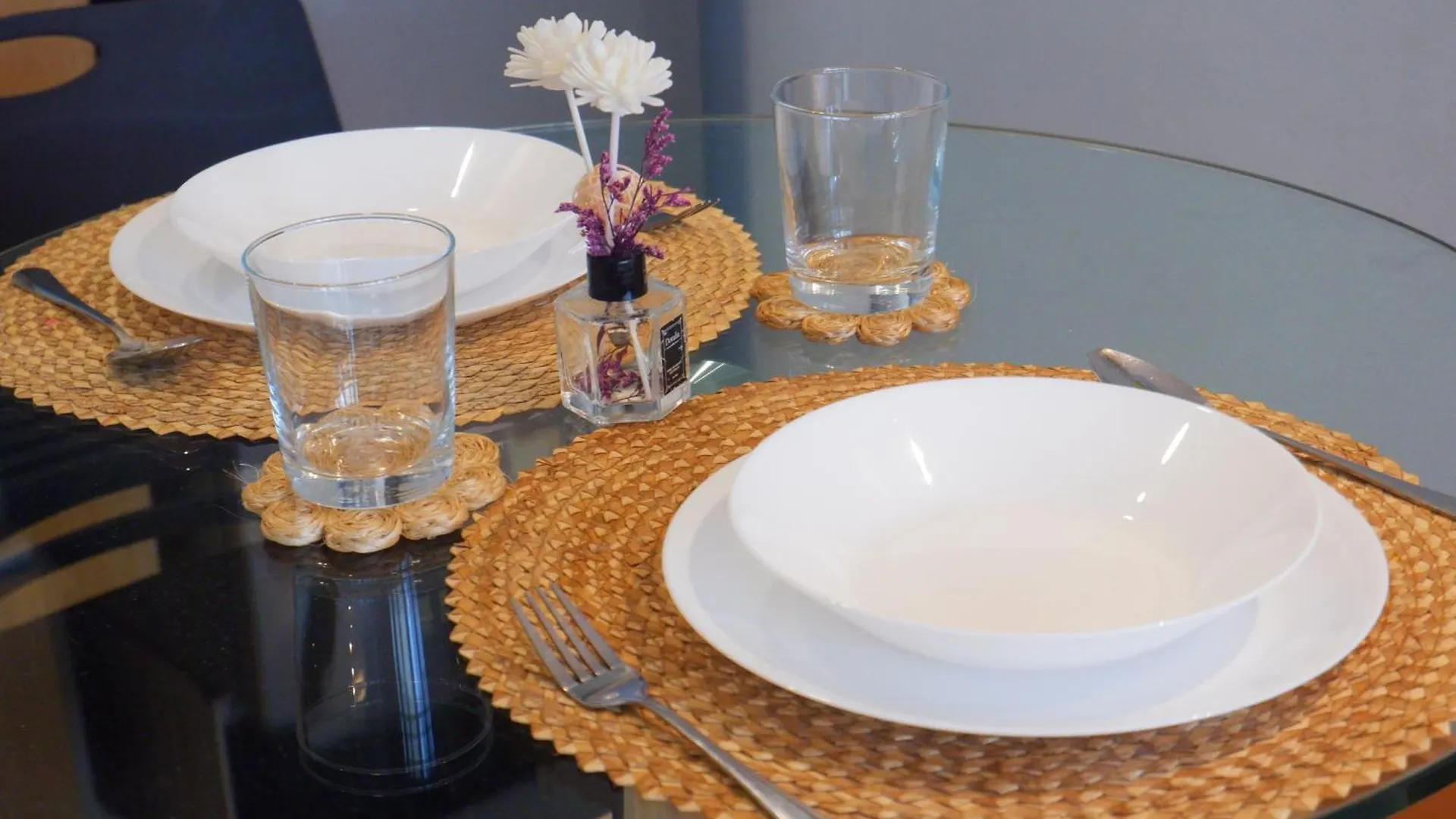 Condo In Makati With Fast Wifi, Free Pool, Netflix And Own Balcony Manila