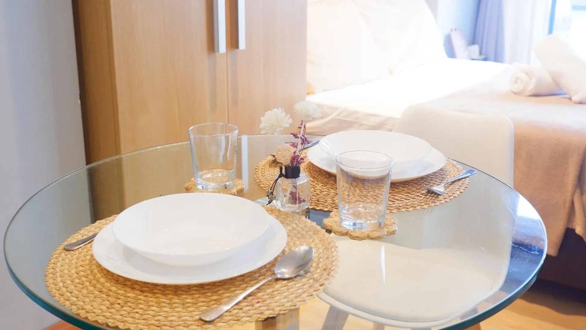 Condo In Makati With Fast Wifi, Free Pool, Netflix And Own Balcony Manila Philippines