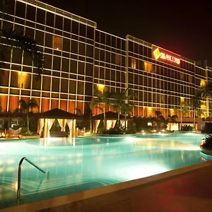 מלון Maxims Hotel, מנילה