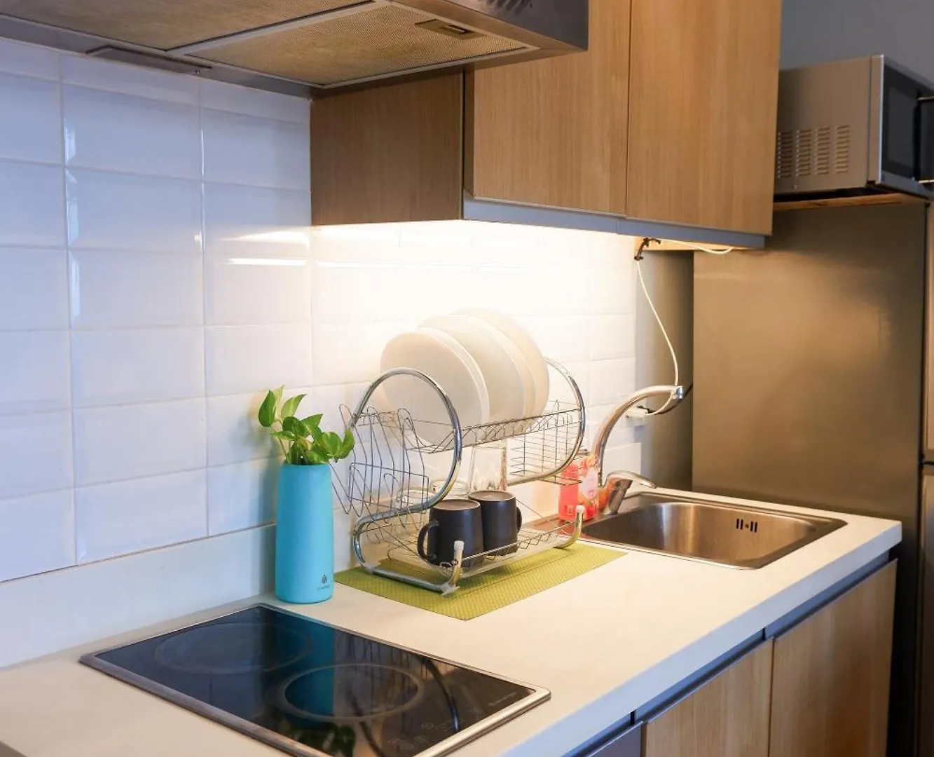 Apartment Condo In Makati With Fast Wifi, Free Pool, Netflix And Own Balcony Manila